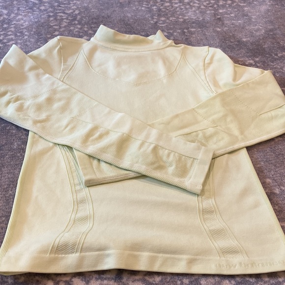 NEW BALANCE LIME GREEN STRETCHY TOP - Picture 14 of 15